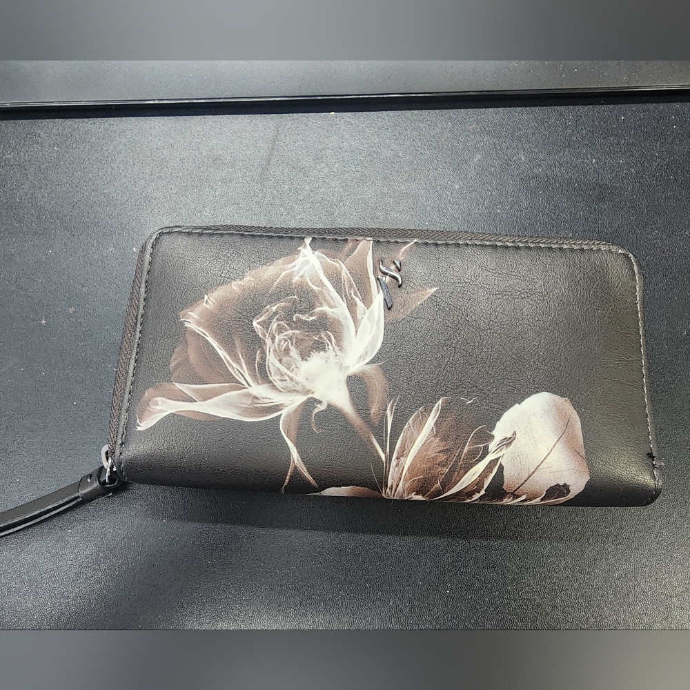 Simply Vera Vera Wang black floral wallet full zipper imitation leather
